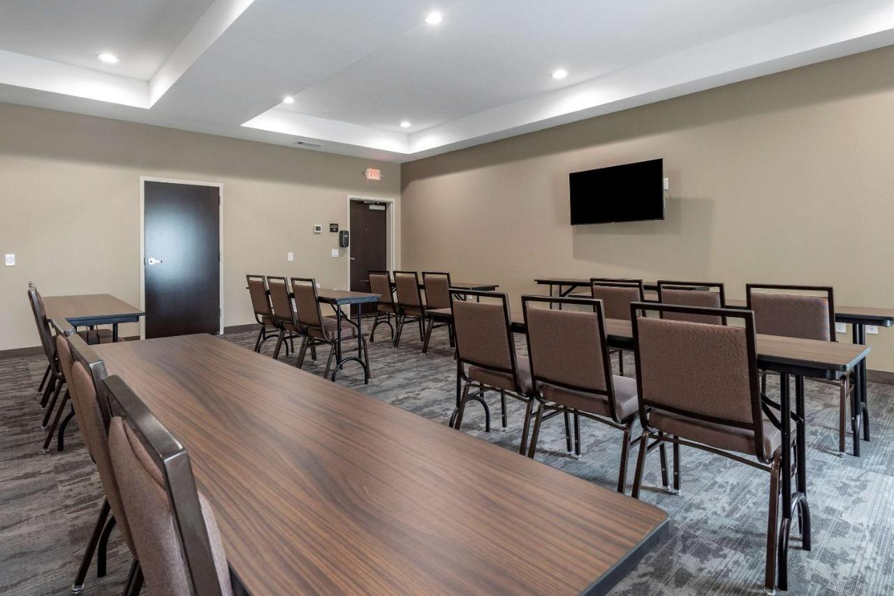 Sleep Inn & Suites Crosby Bagian luar foto