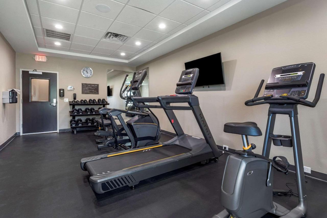 Sleep Inn & Suites Crosby Bagian luar foto