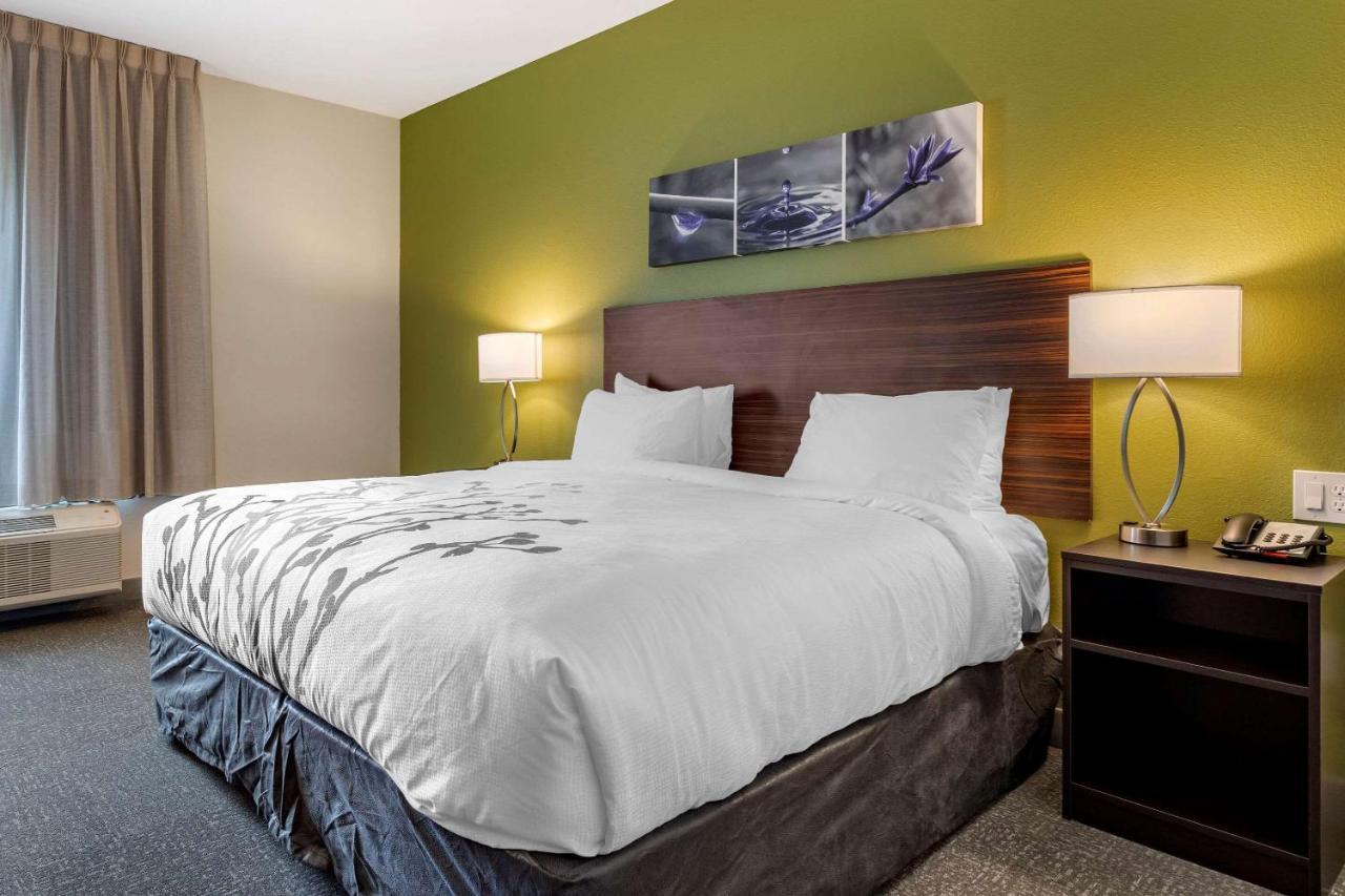 Sleep Inn & Suites Crosby Bagian luar foto