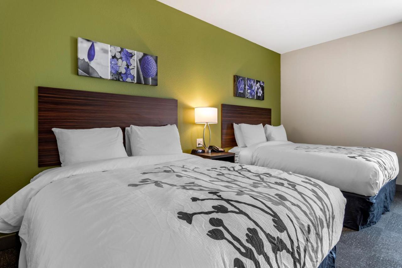 Sleep Inn & Suites Crosby Bagian luar foto